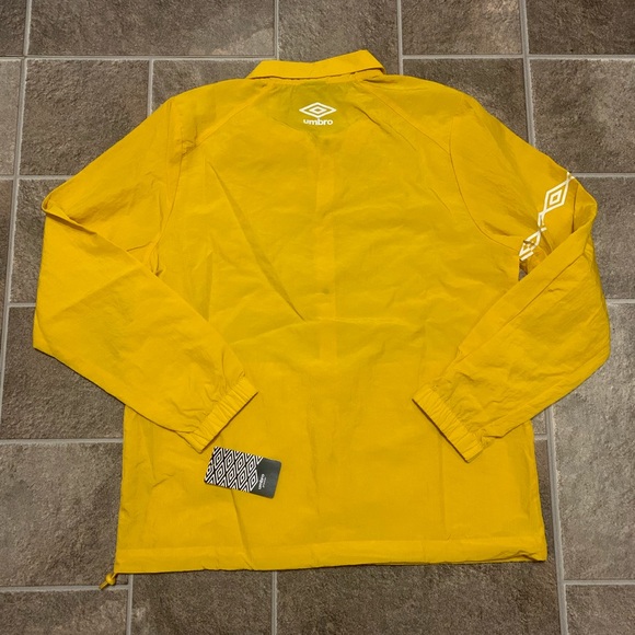 Umbro Packable Coaches Jacket Golden Rod - Picture 5 of 5